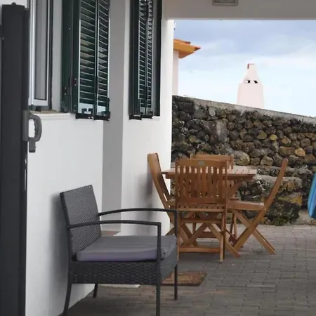 Auf Dem Land Mit Meerblick By Interhome *