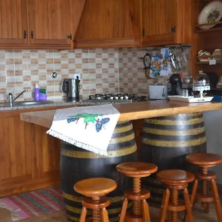 Auf Dem Land Mit Meerblick By Interhome *