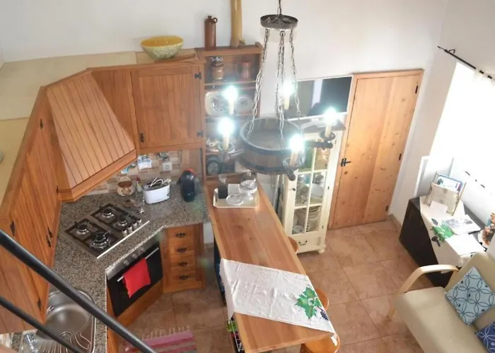 Auf Dem Land Mit Meerblick By Interhome *