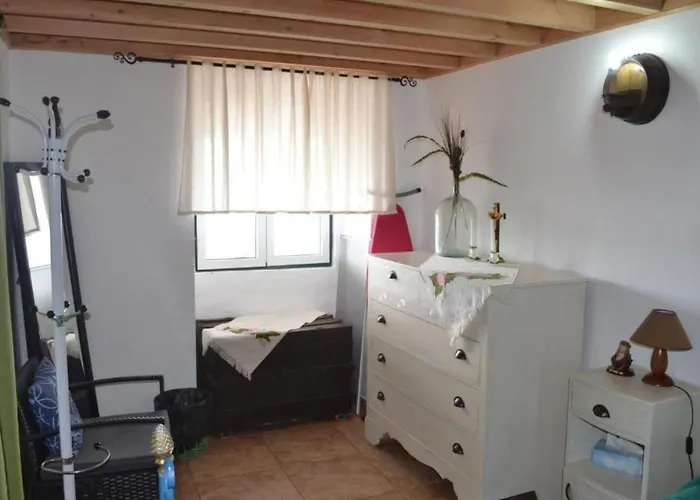 Auf Dem Land Mit Meerblick By Interhome